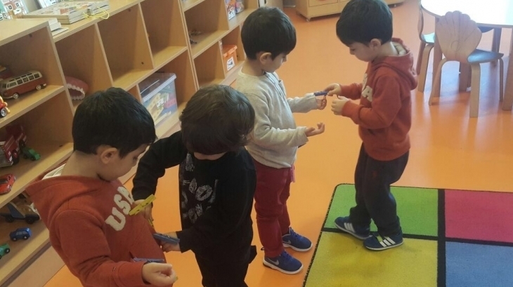 Kemerburgaz Okyanus Koleji Okul Öncesi Çiçekler Grubu Öğrencileri Oyun Dersinde