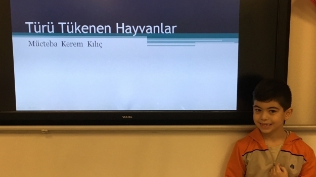 Kemerburgaz Üstün Zekalılar Okulu 1-D Sınıfı Öğrencileri Sunum Yapıyor