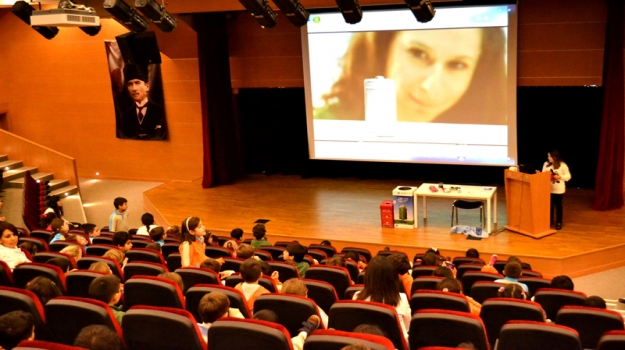Küçükçekmece Belediyesi'nden Halkalı Okyanus'ta Eko-Okul Semineri