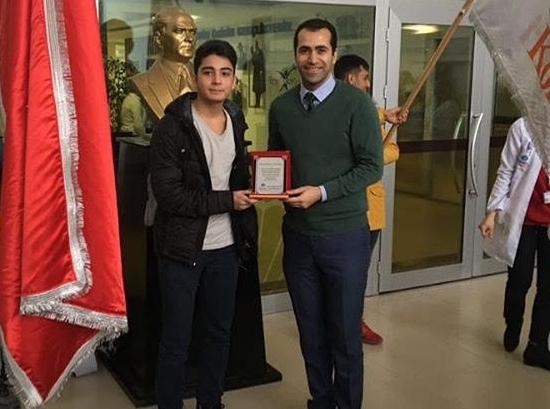 Lise Öğrencisinin O'MUN (Model United Nations) Başarısı