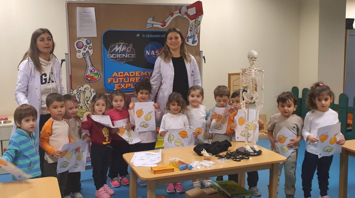 Mavişehir Okyanus Koleji Kuşlar Grubu Öğrencileri Madscience Etkinliğinde