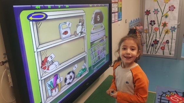 Mavişehir Yıldızlar Grubu Fastrackids Dersinde Alışveriş Yapmayı Öğreniyor.