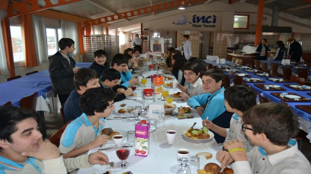 Merkezi Ortak Sınav Öncesinde Pasta, Sonrasında Kahvaltı Keyfi