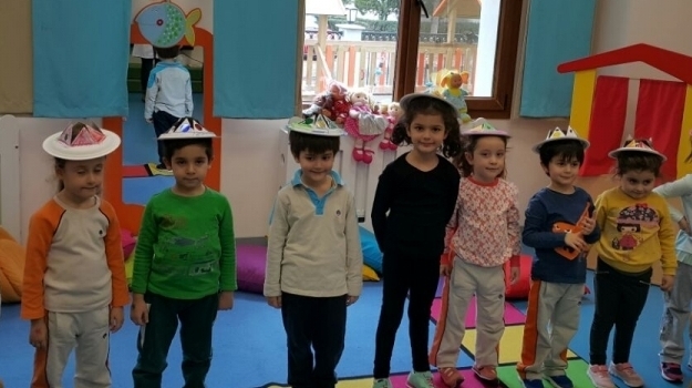 Mimaroba Okul Öncesi Bulutlar Grubu Bilingual Dersinde