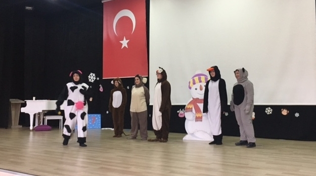 Mimaroba Okyanus Koleji Okul Öncesi Kademesi Yeni Yıl’ı Şapka Partisi ile Kutladı