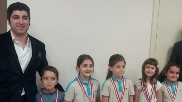 Mimaroba Okyanusta Kasım Ayı Müzisyenleri Madalyalarını Aldı