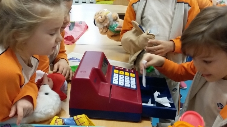 Mimarsinan Okyanus Koleji Okul Öncesi Gökkuşağı Grubu Bilingual Etkinliğinde
