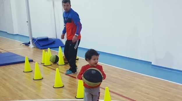 Nilüfer Okyanus Koleji Okul Öncesi Kuşlar Grubu Öğrencileri Beceri Koordinasyon  Dersinde