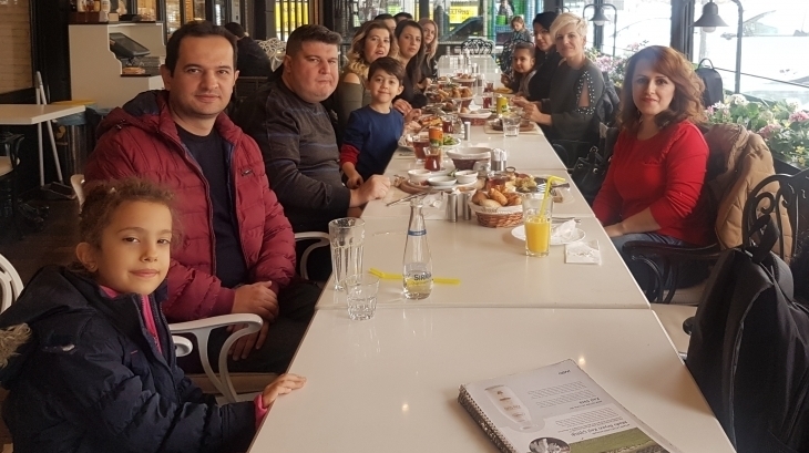 Nilüfer Okyanus Kolejinde Cumartesi Kahvaltısı