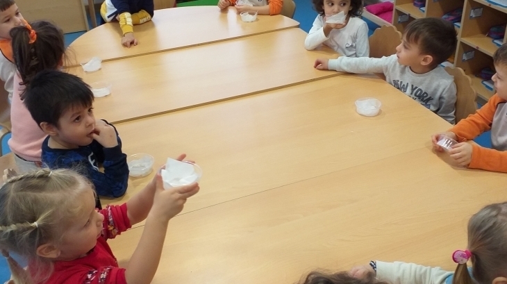 Okul Öncesi Çiçekler Grubu Fastrackids Dersinde
