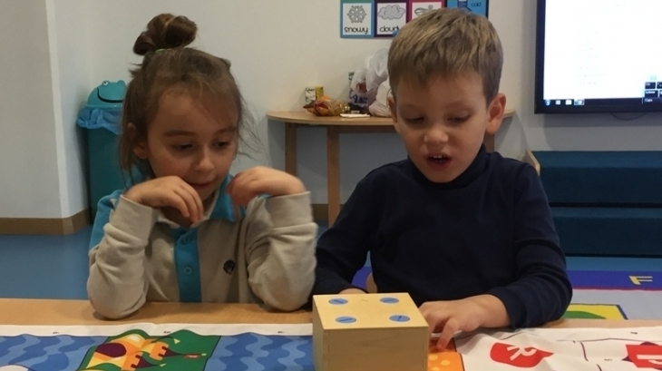 Okul Öncesi Güneş Grubu Cubetto Dersinde