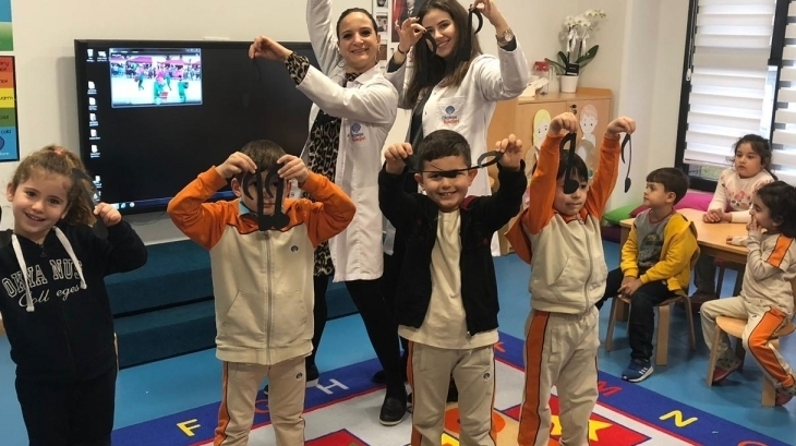 Okul Öncesi Yıldızlar Grubu Öğrencileri Bilingual Dersinde