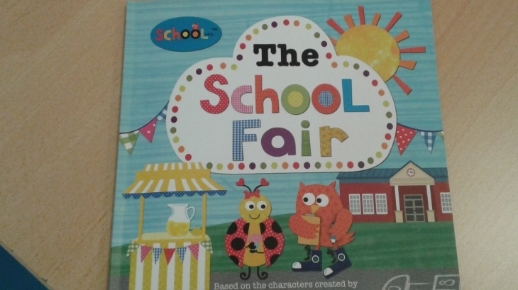 Okyanus İncek Pre-School - Yunuslar Are Reading Book And Talking About Collaboration