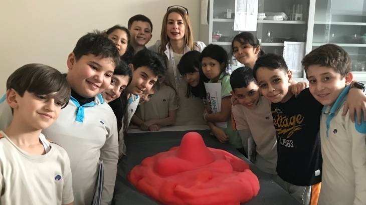 Ortaokul Kademesi'nin Gerçekleştirdiği "Ortaokul'a Hazrım Programı" Fen Bilimleri Dersi ile Başladı ç