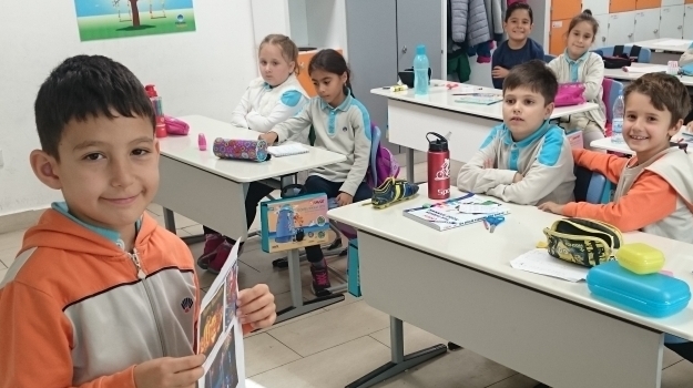 Özel Konyaaltı Okyanus Koleji 2-C Sınıfı Araştırarak Öğreniyor