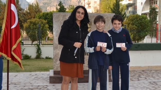 Konyaaltı Okyanus Kasım Ayı Genç Araştırmacıları Ödüllerini Aldı