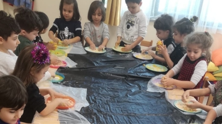 Sancaktepe Okyanus Koleji Okul Öncesi Bulutlar Grubu Öğrencileri Sanat Etkinliğinde