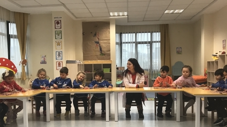Sancaktepe Okyanus Koleji Okul Öncesi Deniz Yıldızı Grubu Öğrencileri Sanat Etkinliğinde