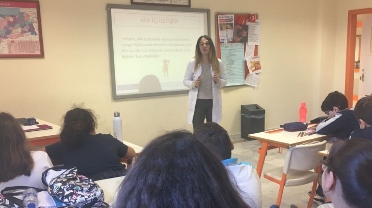 Ortaokul Öğrencilerine "Aile İçi İletişim" Konulu Etkinlik Hakkında Bilgi Verildi