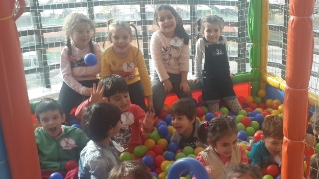 Sancaktepe Okyanus Okul Öncesi İnciler Grubu Öğrencileri Oyun Salonunda