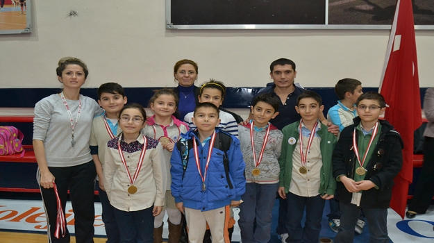 Sınıflar Arası Basketbol Turnuvası 1.'lerine Madalya
