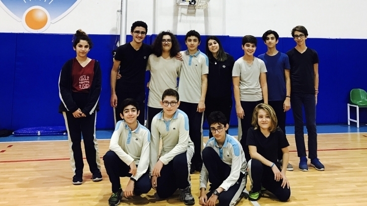 Sınıflar arası Mendil Kapmaca ve Yakar top Turnuvası