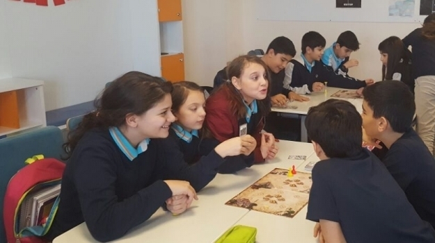 İncek Okyanus Ortaokulun Sosyal Bilgiler Dersinde Eğlenceli Sosbu Etkinliği