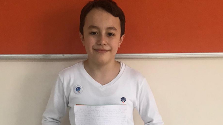 Writing Star In Güneşli Okyanus Secondary School