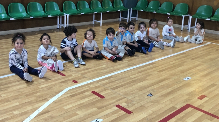       Kemerburgaz Okyanus Koleji Çiçekler Grubu Öğrencileri “Beceri ve Koordinasyon” dersinde “Engelli Parkur” Çalışmasını Gerçekleştirdi