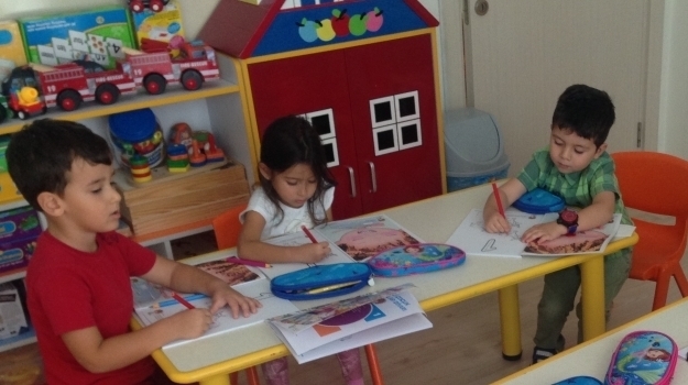 Adana Okyanus Koleji Okul Öncesi Deniz Yıldızı Grubu Okuma Yazmaya Hazırlık Dersinde