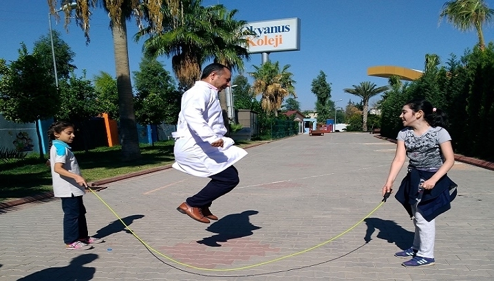 Öğrencilerimiz Türkçe Derslerinde Eğlenerek Öğreniyor