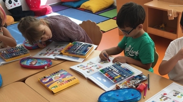 Antalya Okyanus Koleji Okul Öncesi Güneş Sınıfı "Gelişim Oyunları Seti" ile Öğreniyor