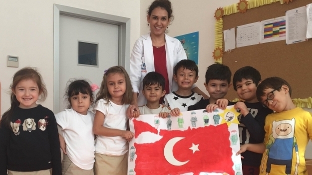 Antalya Okyanus Koleji Güneş Grubu 29 Ekim Cumhuriyet Bayramı Sanat Etkinliğinde