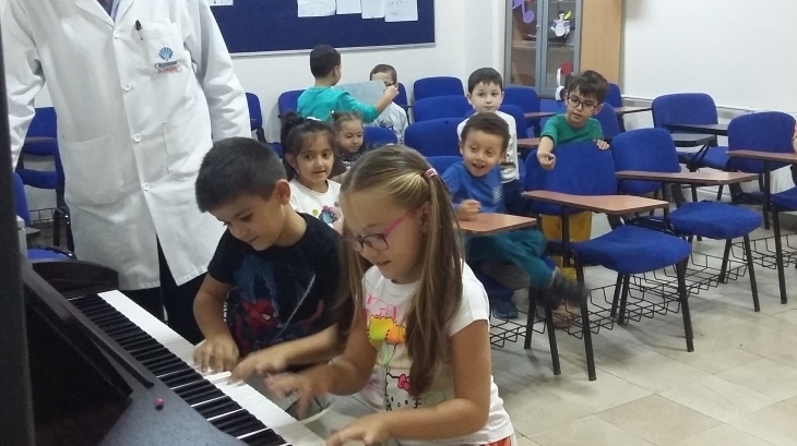 Avcılar Gezegenler Grubu Öğrencileri Müzik Etkinliğinde