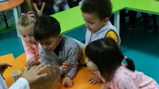 Avcılar Okyanus Koleji İnciler Grubu İngilizce Etkinliğinde
