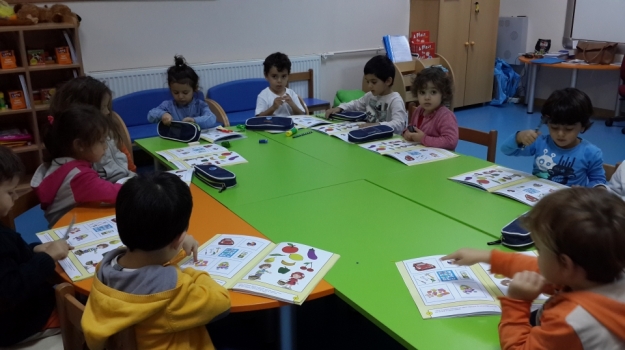 AVCILAR RÜZGAR GRUBU OKUMA YAZMA DERSİNDE