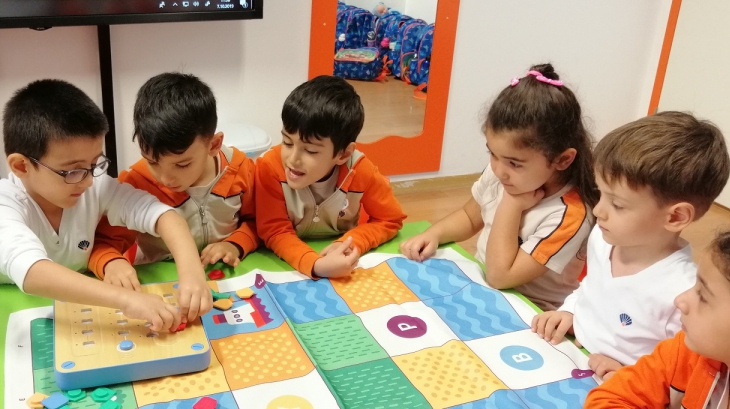 Bahçelievler Okul Öncesi Bulutlar Grubu Robotik Kodlama Etkinliğinde