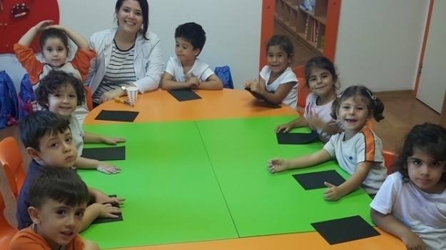 Bahçelievler Okyanus Okul Öncesi Deniz Yıldızları Grubu Sanat Dersinde