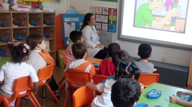 Bahçelievler Okyanus Okul Öncesi Parlayan Yıldızlar Grubu FastracKids Dersinde