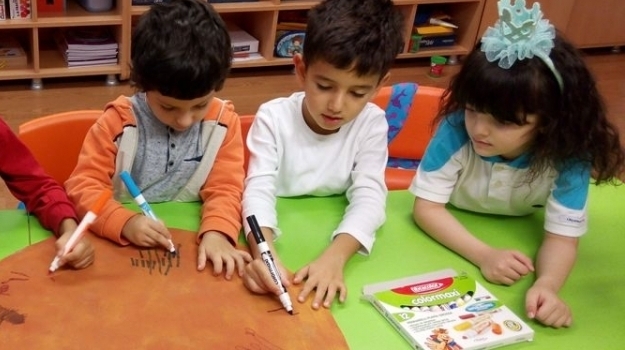 Bahçelievler Okyanus Okul Öncesi Yıldızlar Grubu Öğrencileri Sanat Dersinde