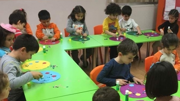 Bahçelievler Okyanus Okul Öncesi Rüzgar Grubu  Sanat Etkinliği Dersinde