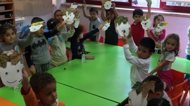Bahçelievler Okyanus Okul Öncesi Rüzgâr Grubu Sanat Etkinliği Dersinde