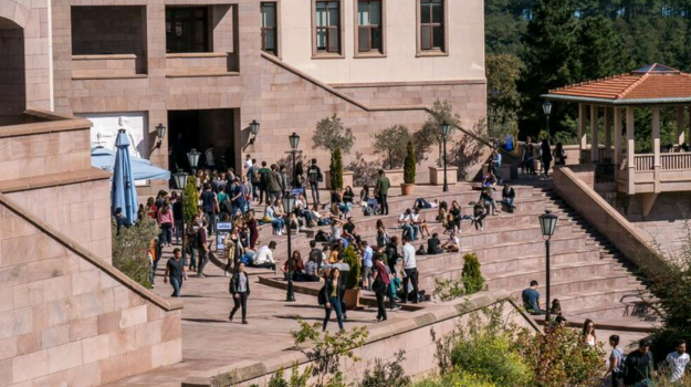 Bahçeşehir Okyanus Lise Kademesi Koç Üniversite'sinde