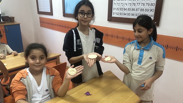 Bahçeşehir Üstün Zekâlılar ve Yetenekliler Okulu 4/D ve 4/E Sınıfı Öğrencileri “Fosil” Etkinliğinde
