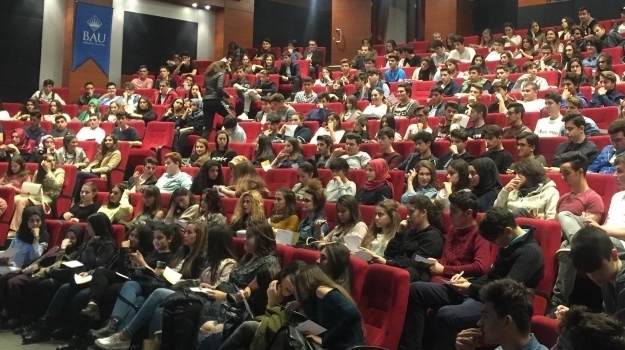 Beykent Lisesi Rehber Öğretmenleri Büşra Artuk Eşliğinde Bahçeşehir Üniversitesinde