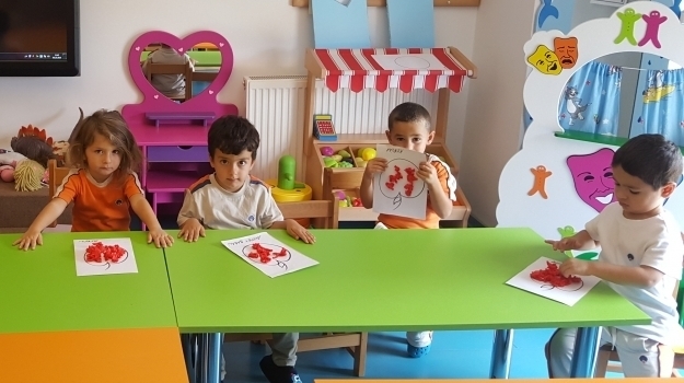 Beykent okyanus Koleji Okul Öncesi Çiçekler Grubu Sanat Etkinliğinde
