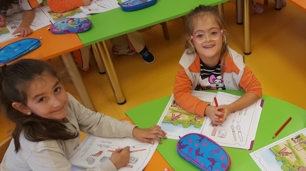 Beykent Okyanus Koleji Okul Öncesi Grubu Gökkuşağı Öğrencileri Okuma-Yazmaya Hazırlık Çalışmasında