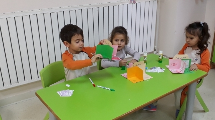 Beylikdüzü Okul Öncesi İnciler Grubu İngilizce Dersinde