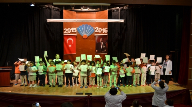 Beylikdüzü Okyanus'ta Cambridge ESOL Sertifika Töreni