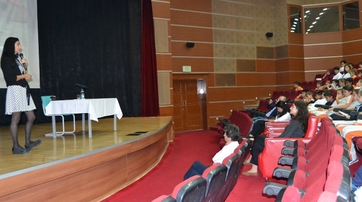 3. Sınıf Öğrencileri Yazar Koray AKMAN’la Buluştu